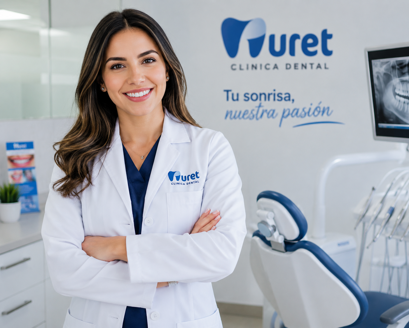 Doctora dental de Clínica Dental Muret atendiendo a paciente